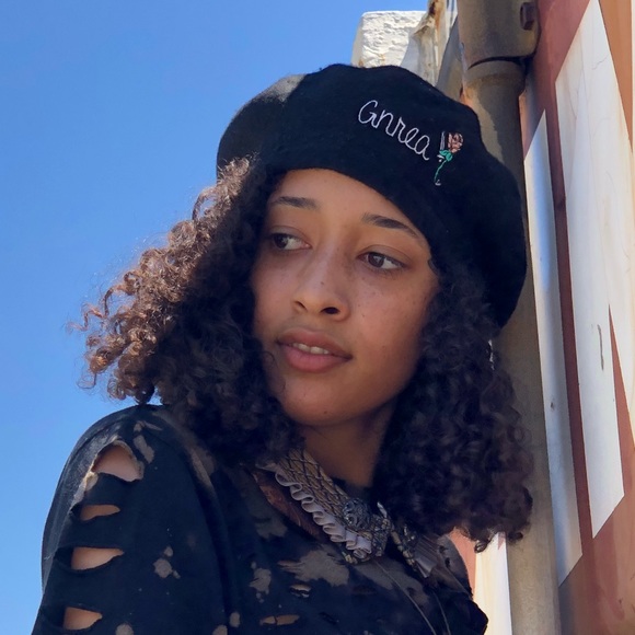 Dasnea by groserona Gnrea stabin & lookin pretty Barrett - Picture 3 of 5